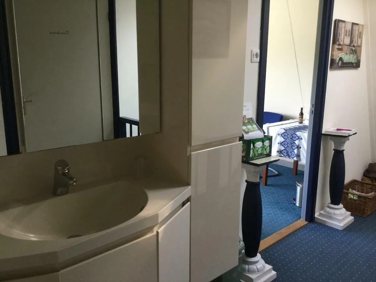 Bed&Breakfast Ineke en John Hoofddorp 0*,